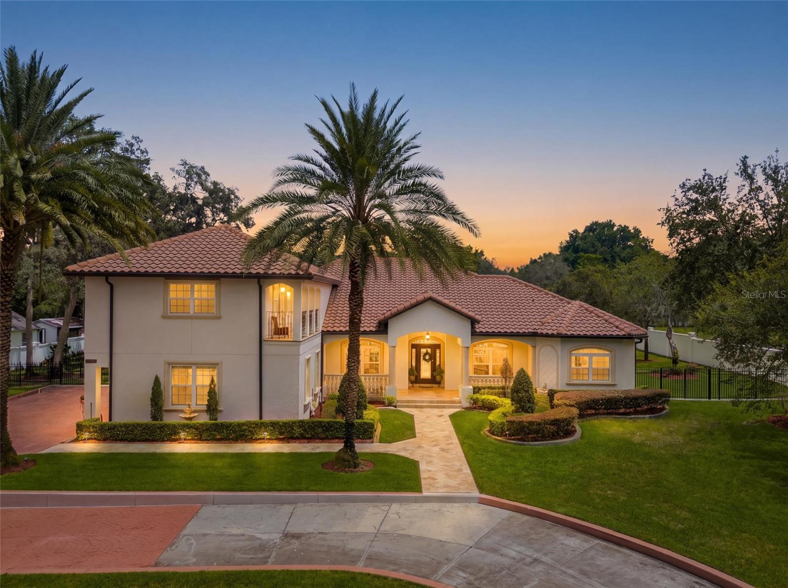 Foto de propiedad en 4943 N APOPKA VINELAND ROAD ORLANDO con MLS# O6436716