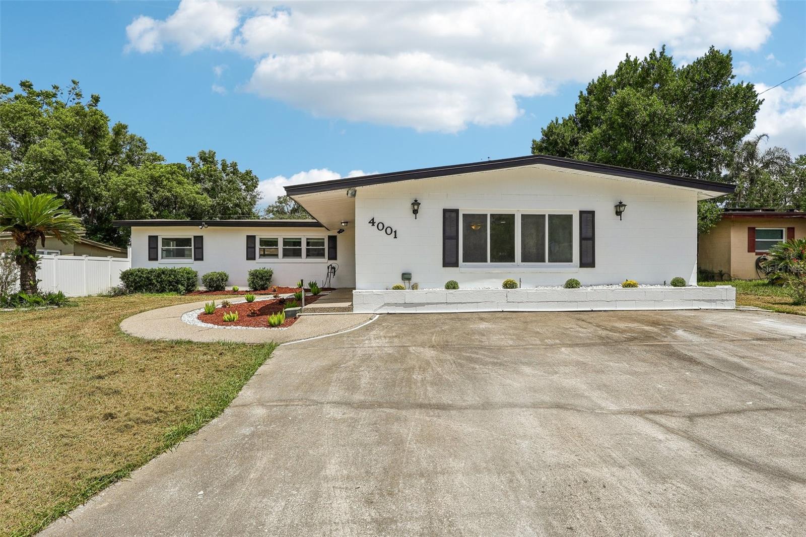 Foto de propiedad en 4001 TIMBER TRL ORLANDO con MLS# O6437063