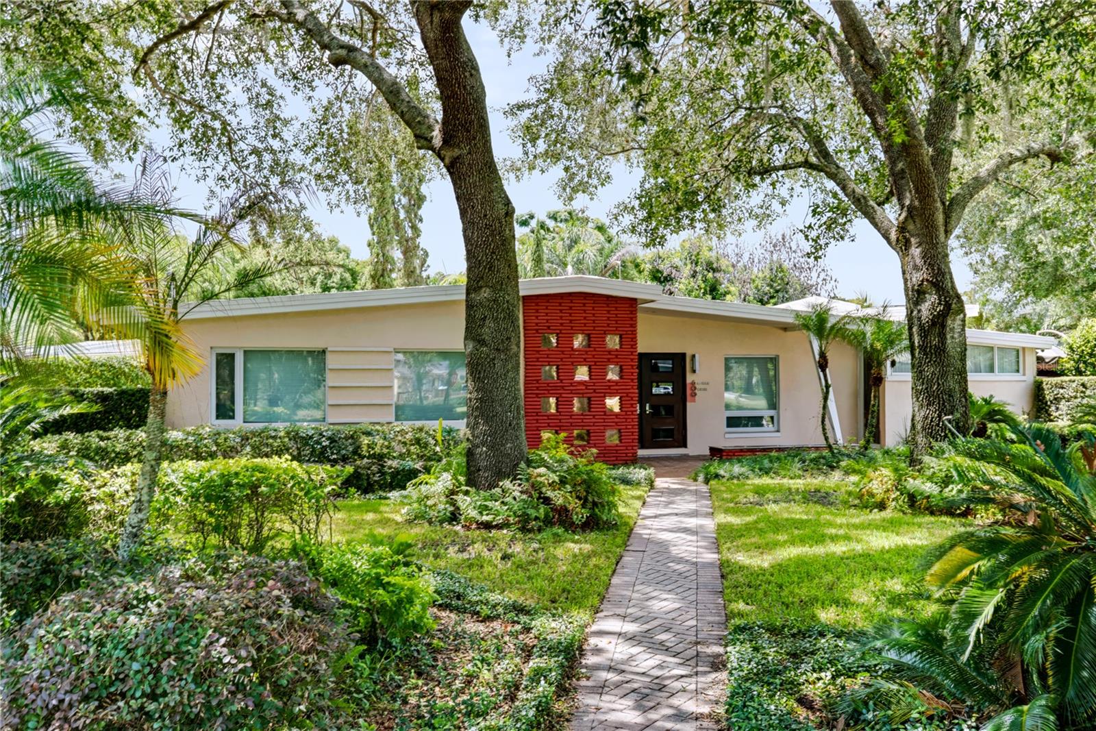 Foto de propiedad en 600 MAYFAIR CIR ORLANDO con MLS# O6437381