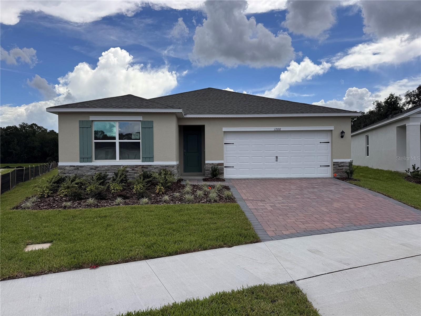 Foto de propiedad en 1288 GULL DR APOPKA con MLS# O6437398