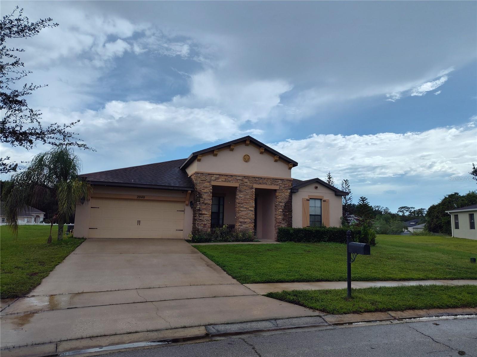En Venta 2040 LACOSTA PL, KISSIMMEE, FL 34746