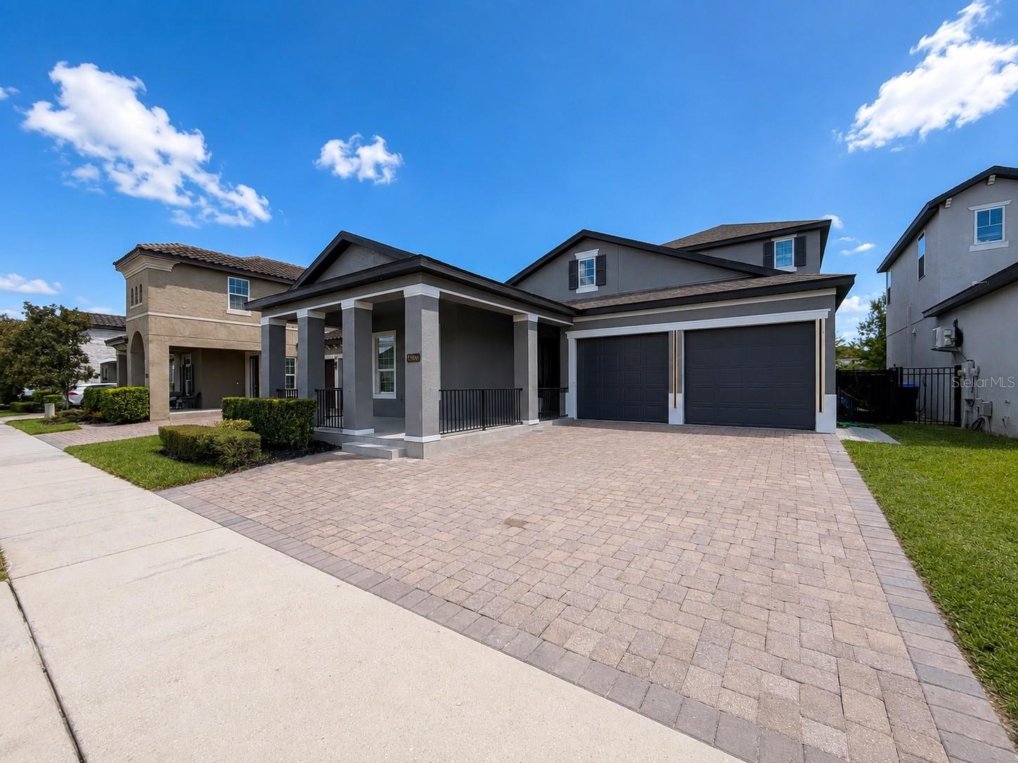 Foto de propiedad en 12989 WESTSIDE VILLAGE LOOP WINDERMERE con MLS# O6437718