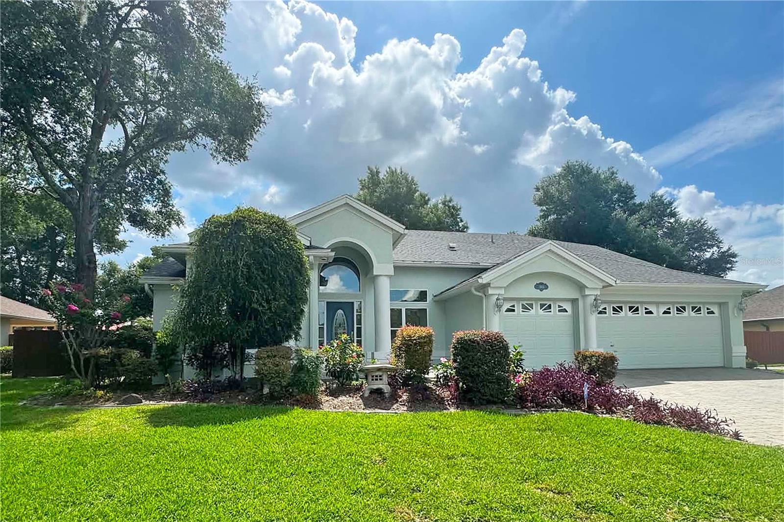 Foto de propiedad en 1513 GRASSY RIDGE LN APOPKA con MLS# O6437833