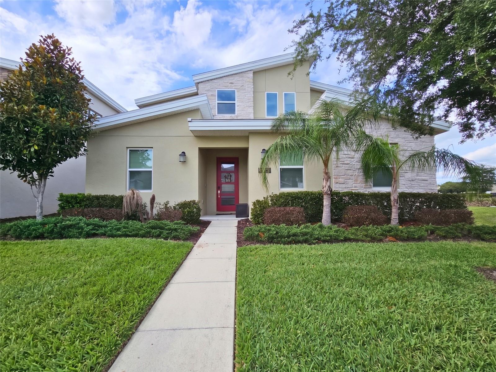 Beautiful turnkey 8 bedroom STR