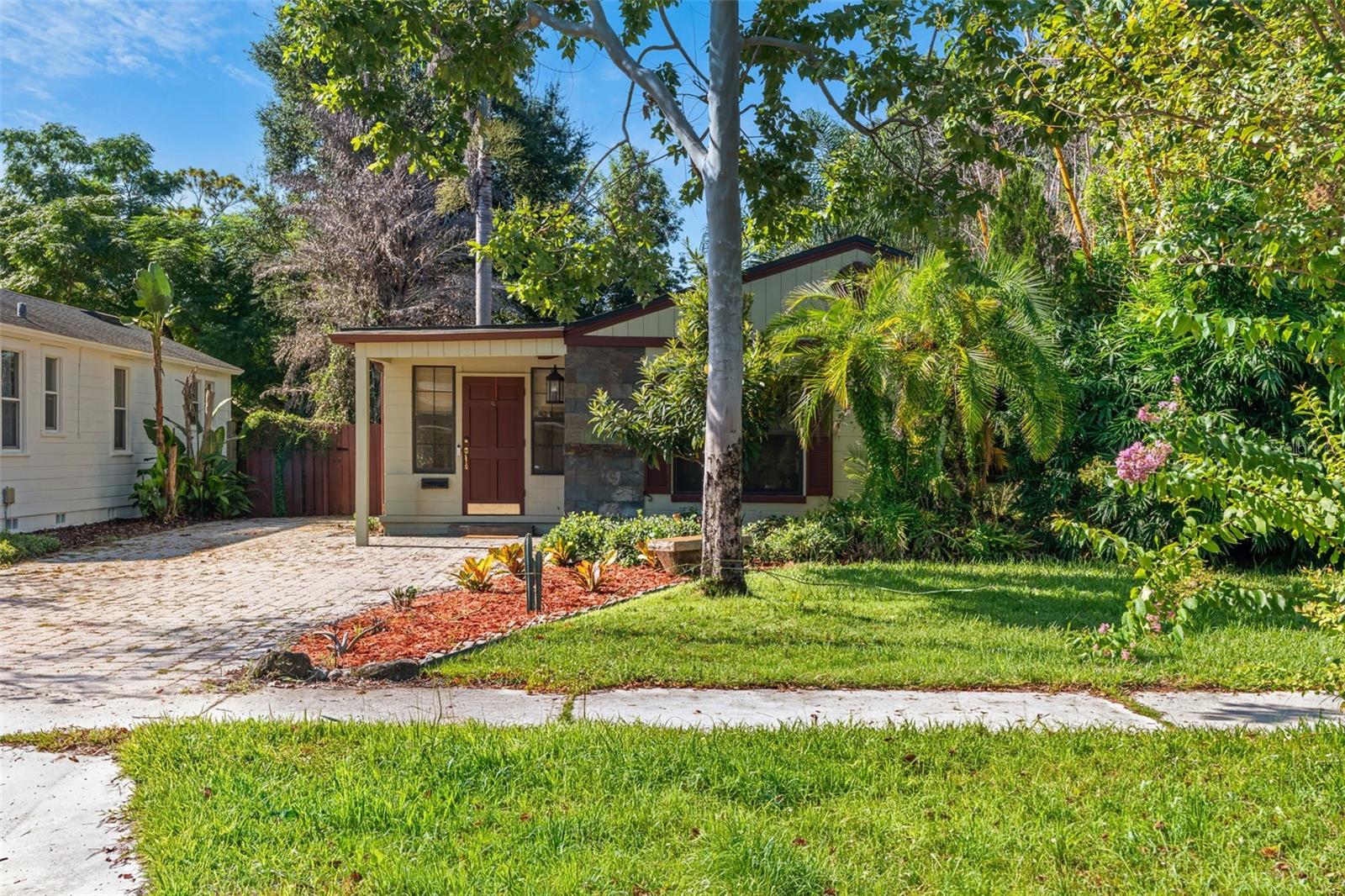 Foto de propiedad en 1710 OREGON ST ORLANDO con MLS# O6437938
