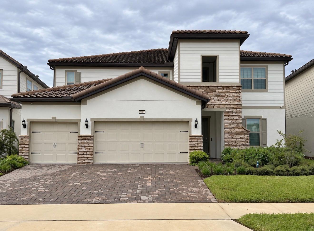 En Venta 8083 LEAF GROVE CIR, ORLANDO, FL 32836