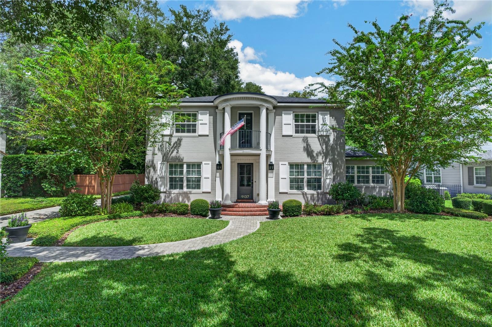 Welcome to 1137 Country Club Drive
