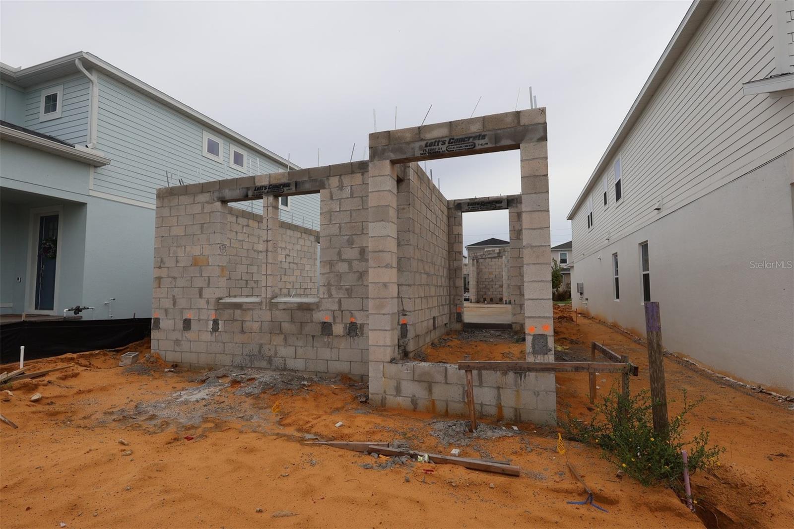 Foto de propiedad en 17322 BEACHGRASS ALY WINTER GARDEN con MLS# O6438247
