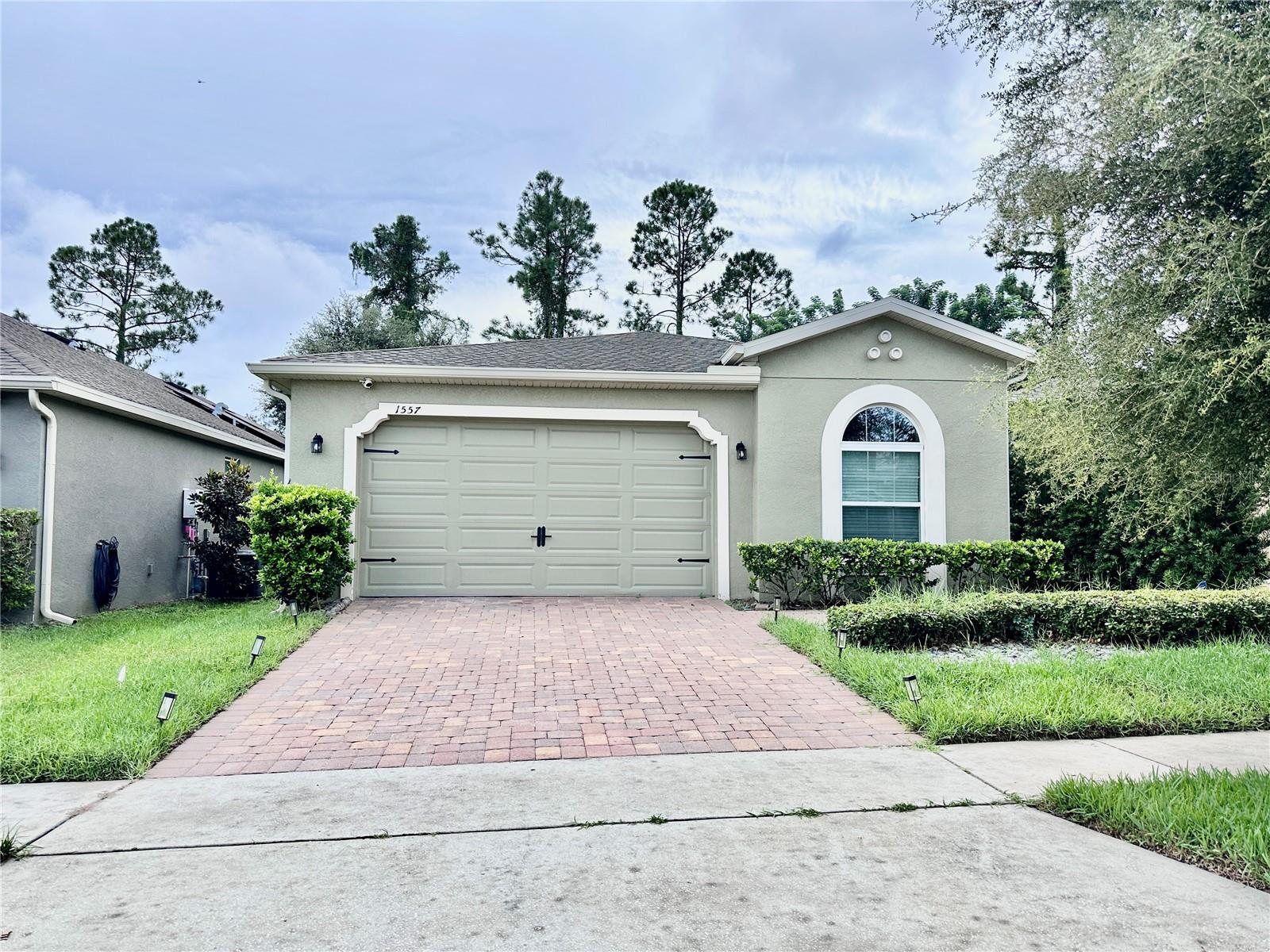 Foto de propiedad en 1557 AMBER LEAF CIR OCOEE con MLS# O6438403