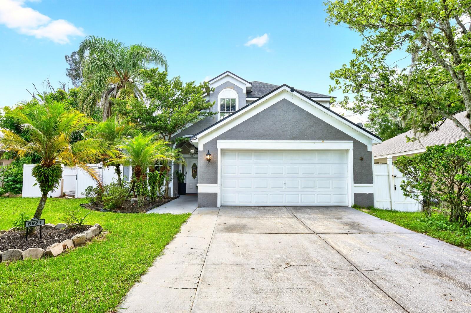 Welcome to LAKEFRONT LIVING with room to breathe!