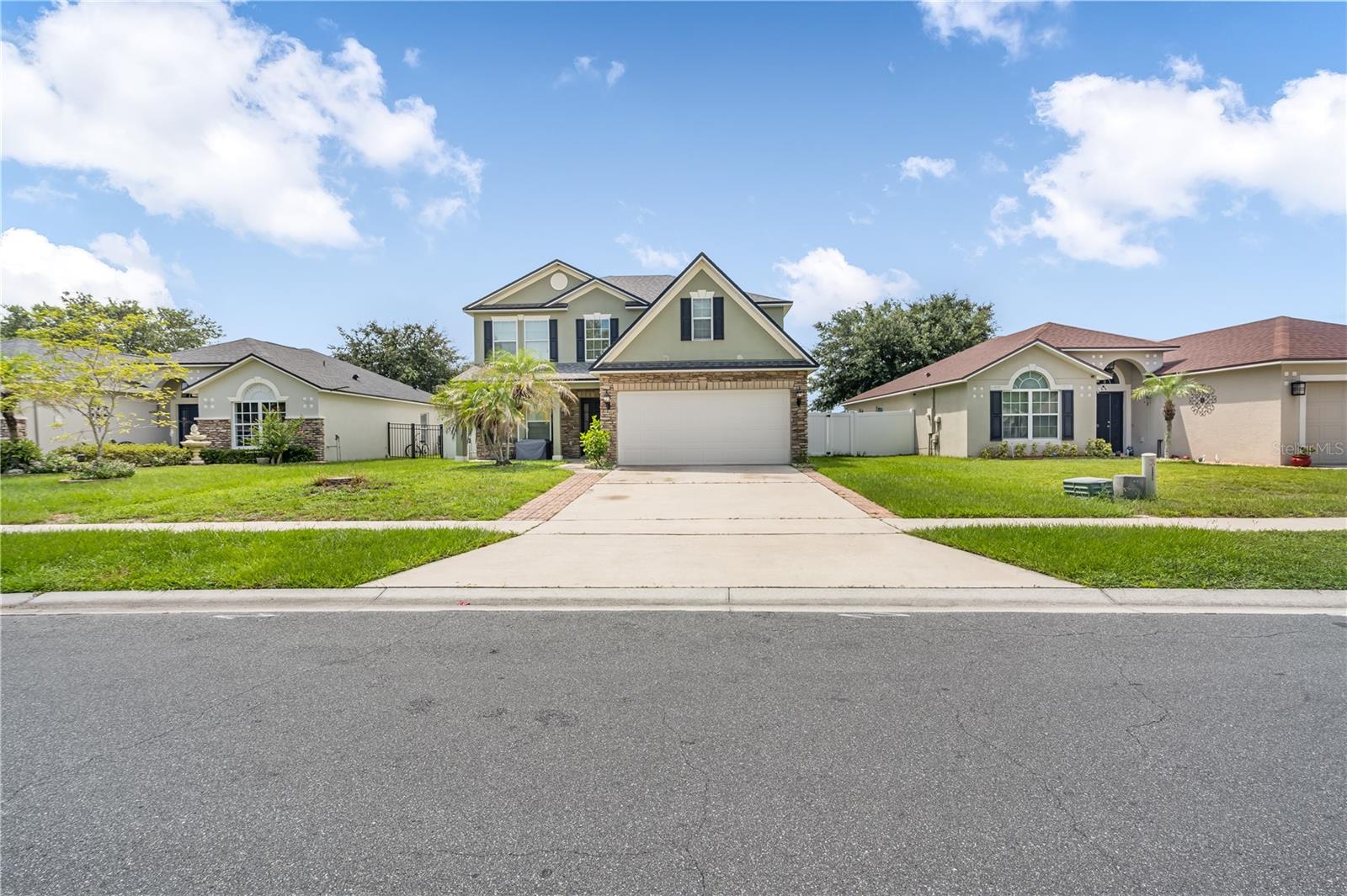Foto de propiedad en 2240 PARIA LN KISSIMMEE con MLS# O6438760