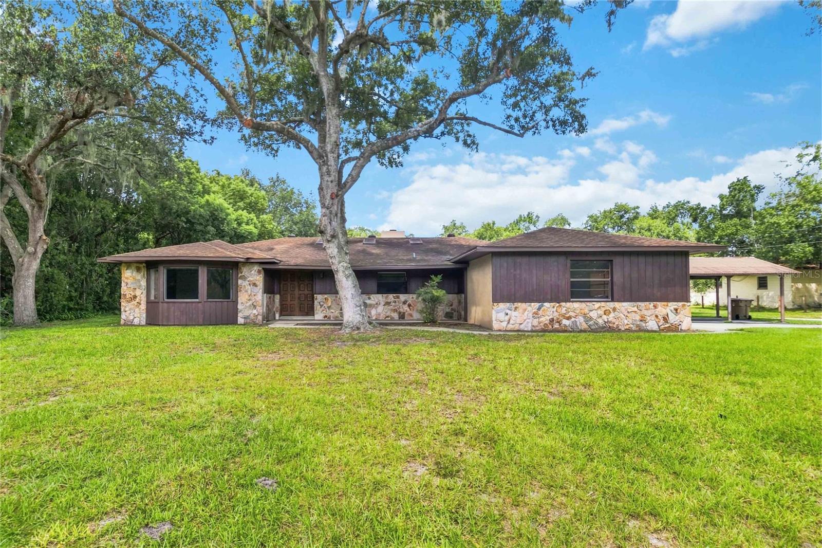En Venta 1850 PALMETTO DR, KISSIMMEE, FL 34744