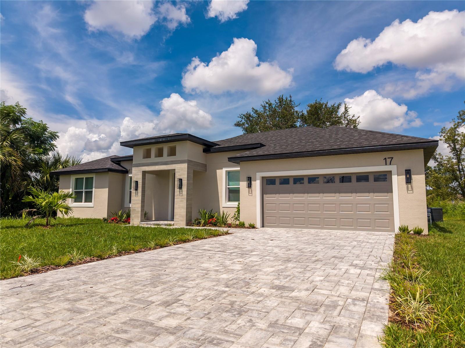 En Venta 17 E GENEVA ST, OCOEE, FL 34761