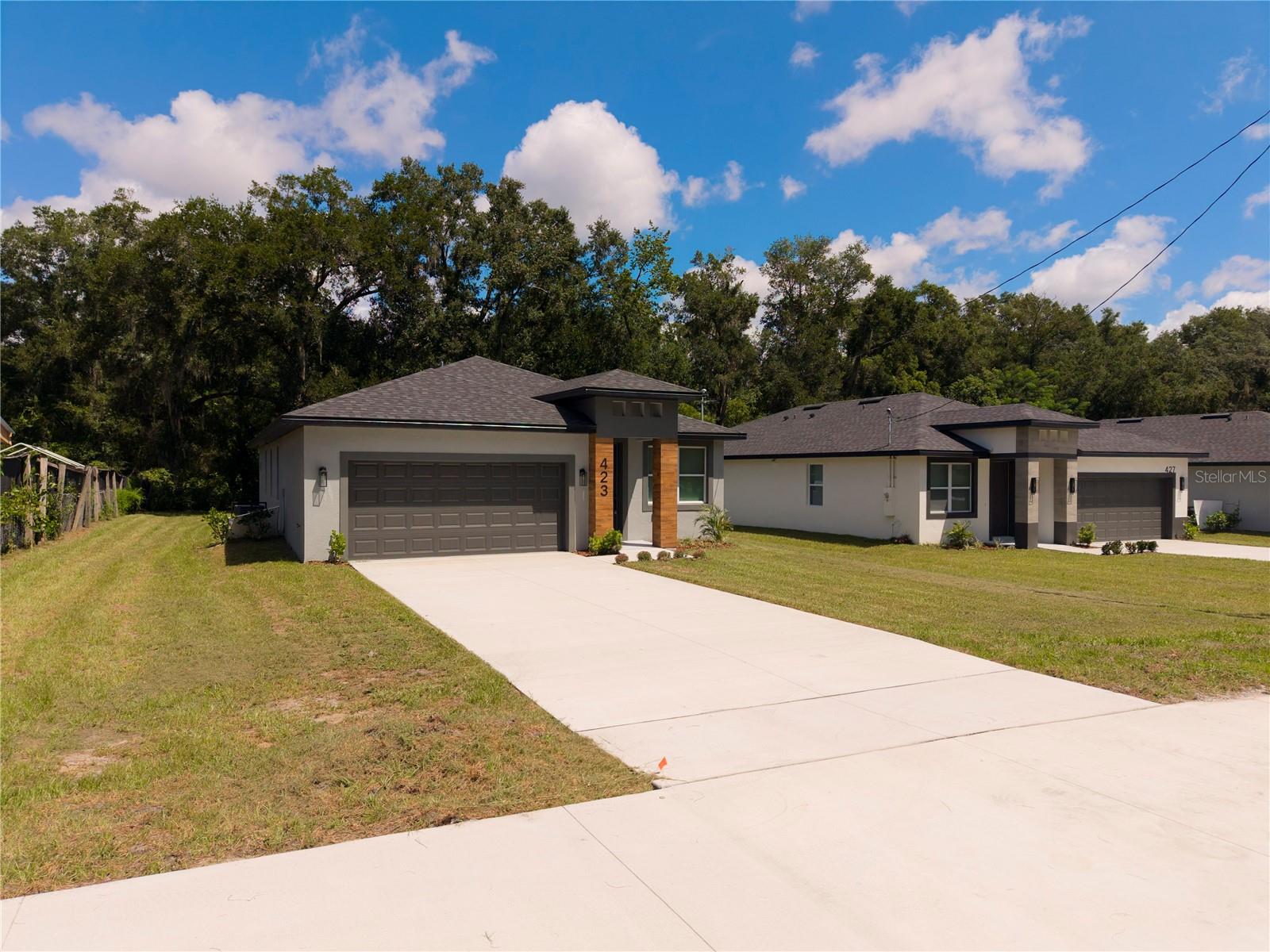 En Venta 423 E 13TH ST, APOPKA, FL 32703