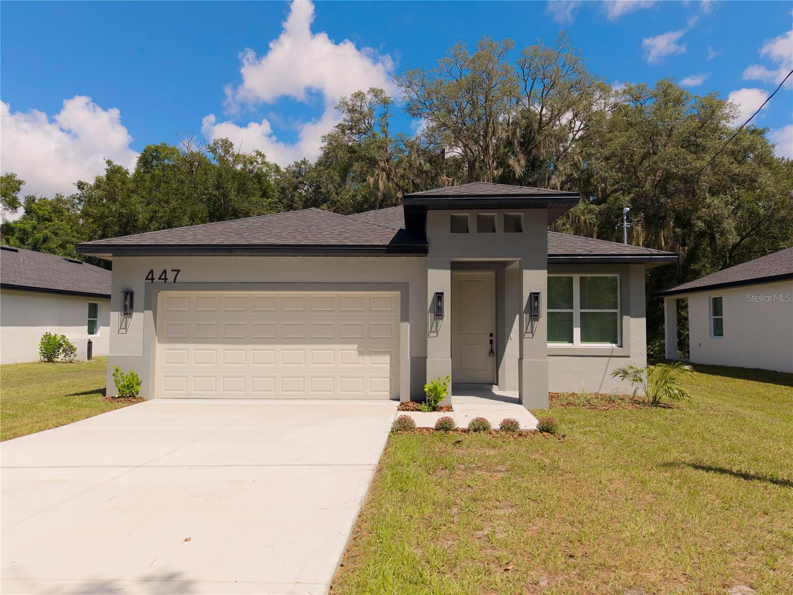 En Venta 447 E 13TH ST, APOPKA, FL 32703