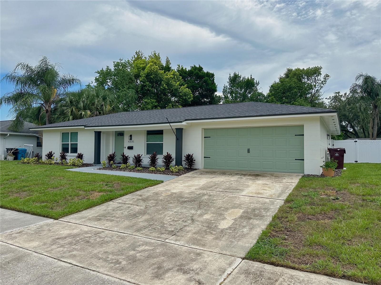 En Venta 4858 BRENDA DR, ORLANDO, FL 32812