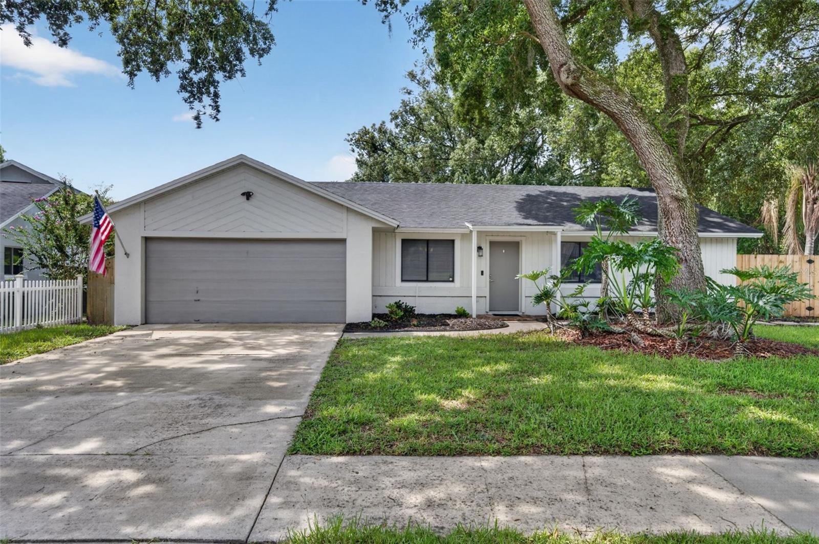En Venta 7767 COMPASS DR, ORLANDO, FL 32810