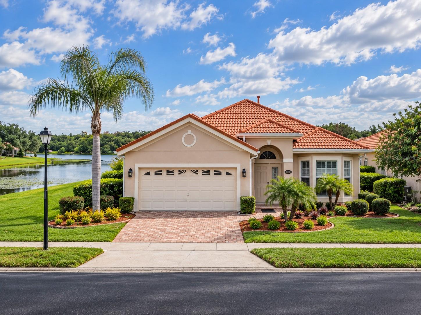 En Venta 5200 WATERVISTA DR, ORLANDO, FL 32821
