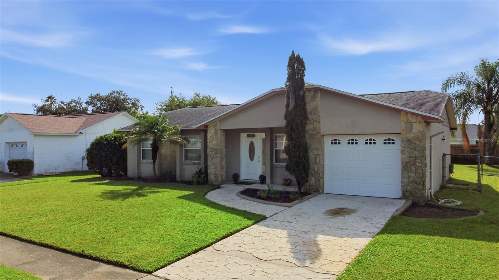 En Venta 7610 AUTUMN PINES DR, ORLANDO, FL 32822