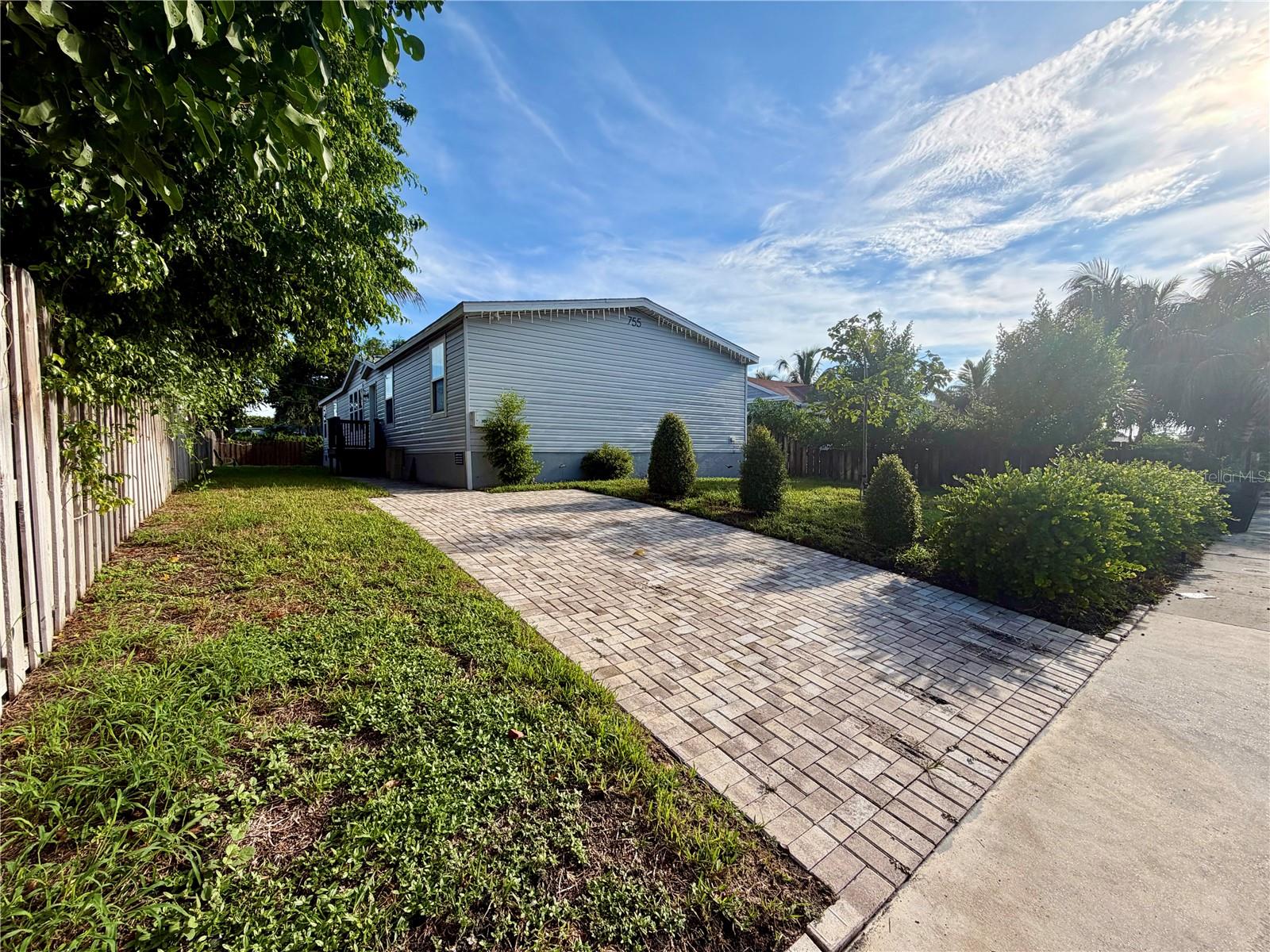 En Venta 755 RIDGEWOOD RD, WEST PALM BEACH, FL 33405