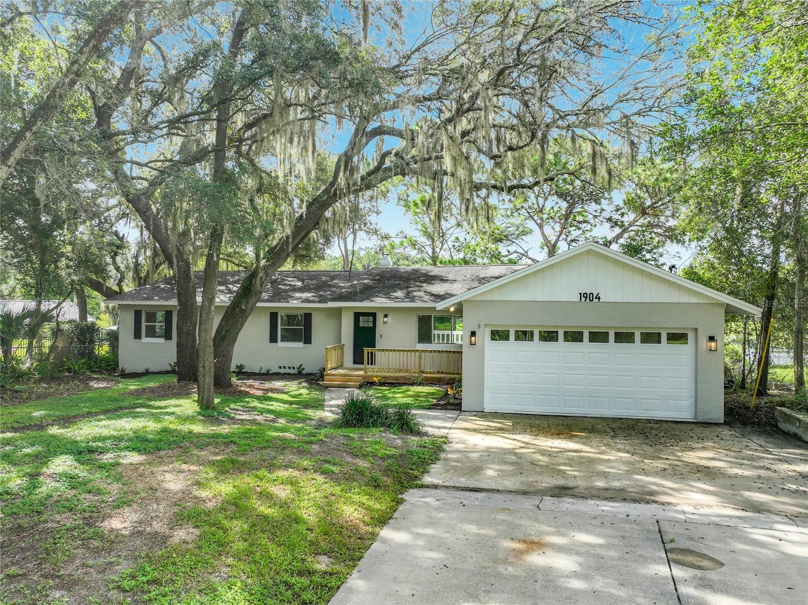 En Venta 1904 LAKE ALMA DR, APOPKA, FL 32712
