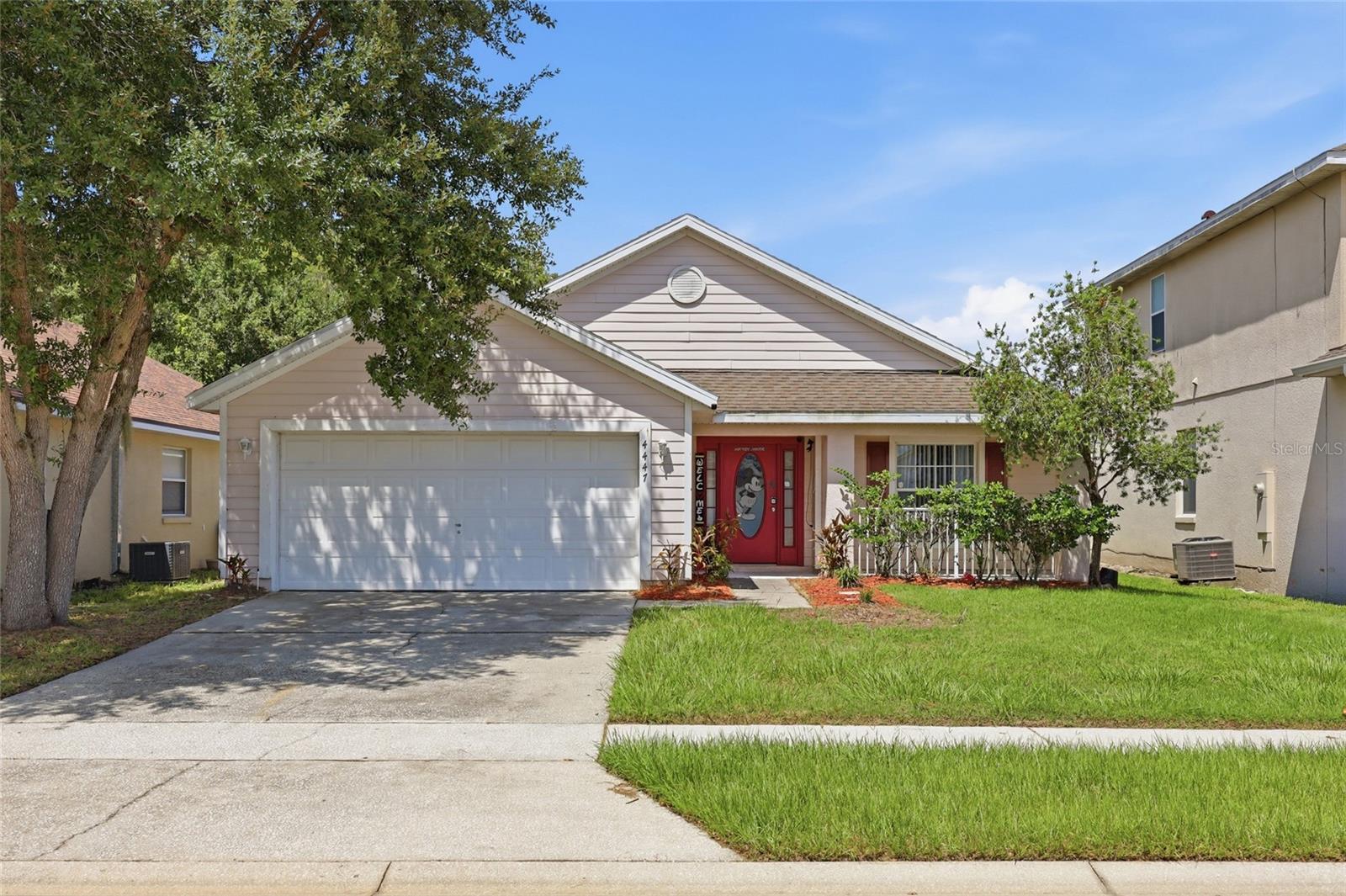 Foto de propiedad en 4447 GREAT HARBOR LN KISSIMMEE con MLS# O6441072