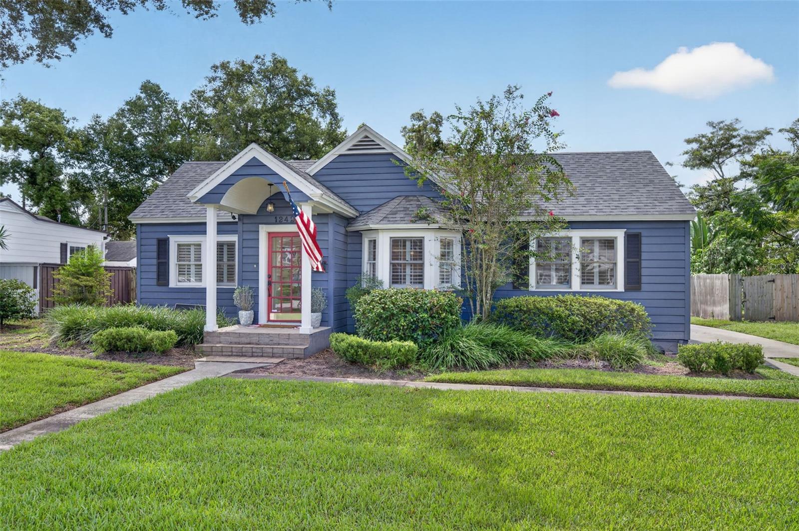 Foto de propiedad en 1242 E RIDGEWOOD ST ORLANDO con MLS# O6442163