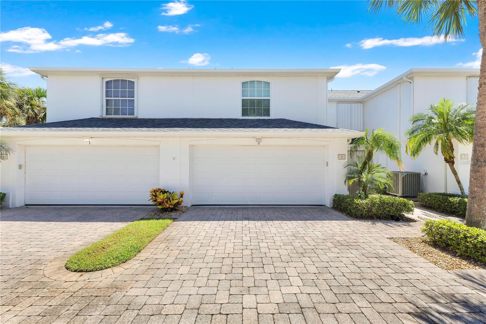 En Venta 101 CORAL WAY E #2, INDIALANTIC, FL 32903