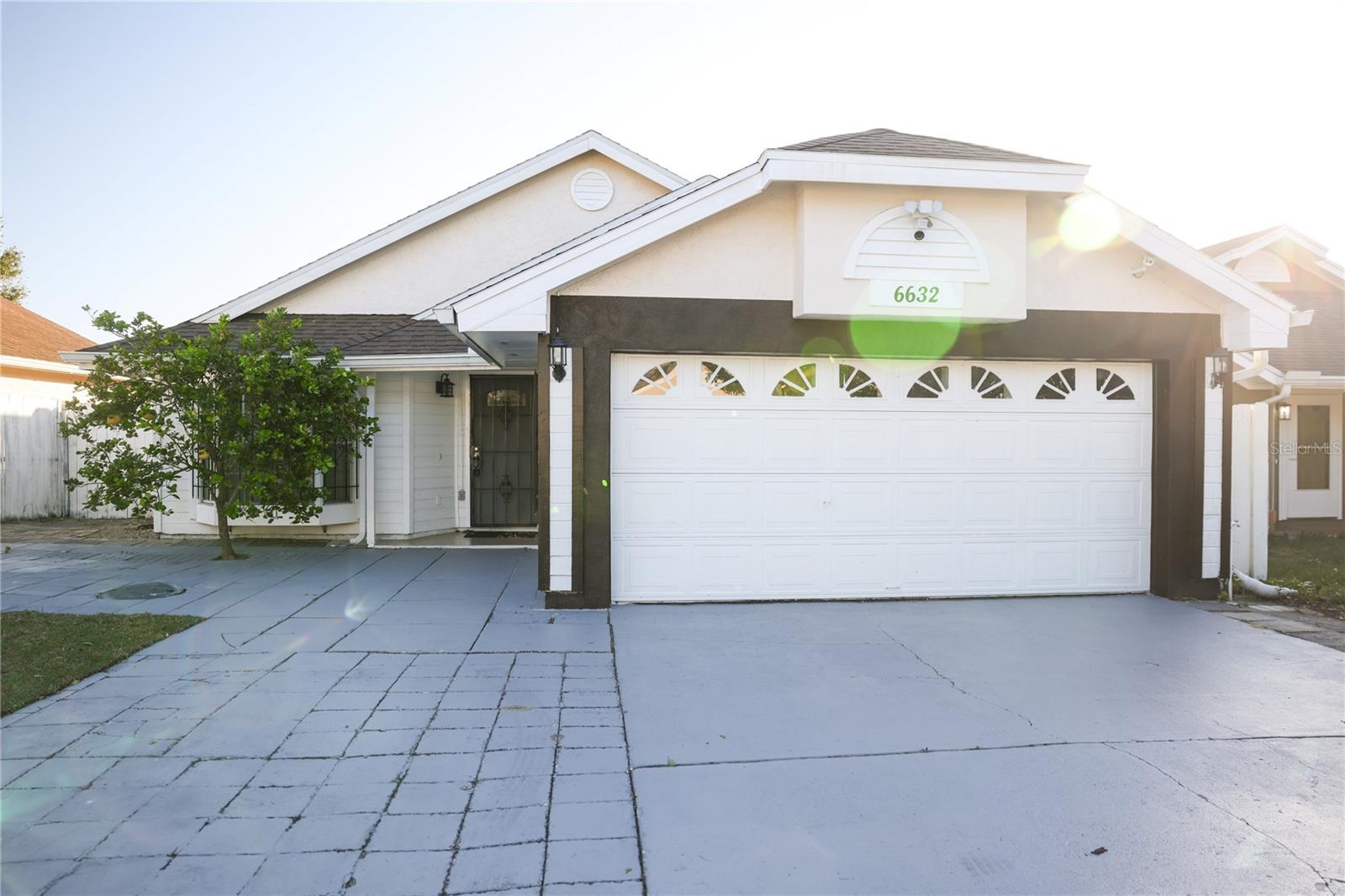 En Venta 6632 MERITMOOR CIR, ORLANDO, FL 32818