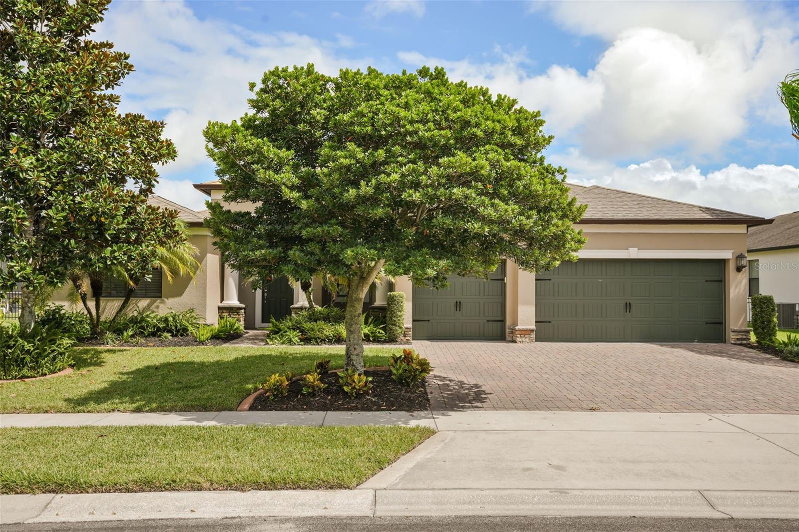 En Venta 2841 AUTUMN BREEZE WAY, KISSIMMEE, FL 34744