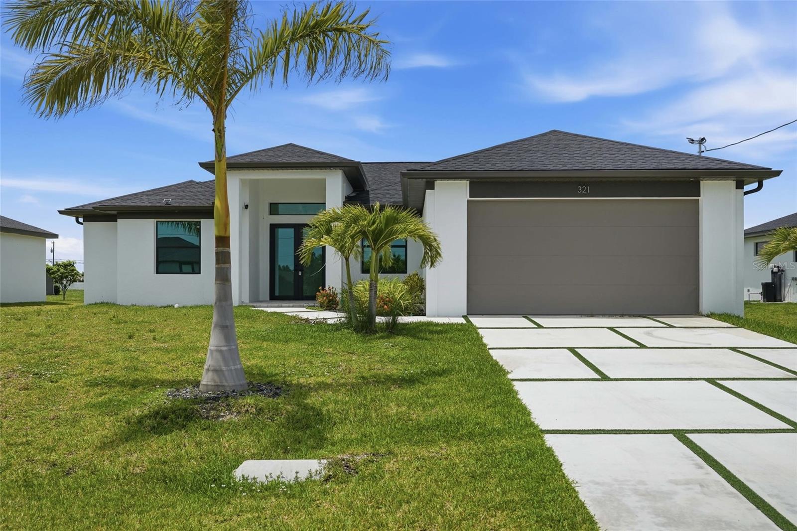 Foto de propiedad en 321 NE 15TH TER CAPE CORAL con MLS# O6443198