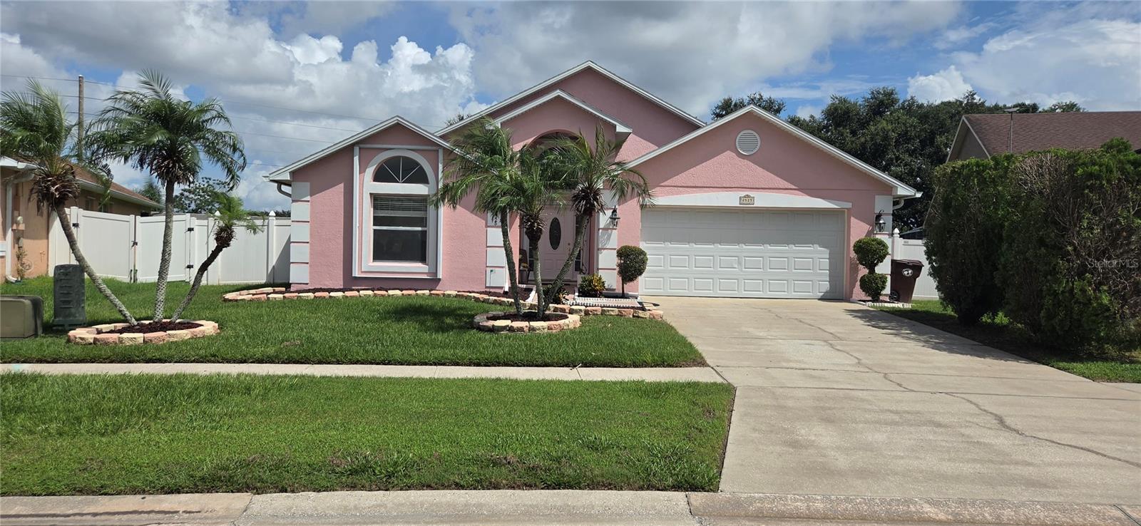 En Venta 2525 HIKERS CT, KISSIMMEE, FL 34743
