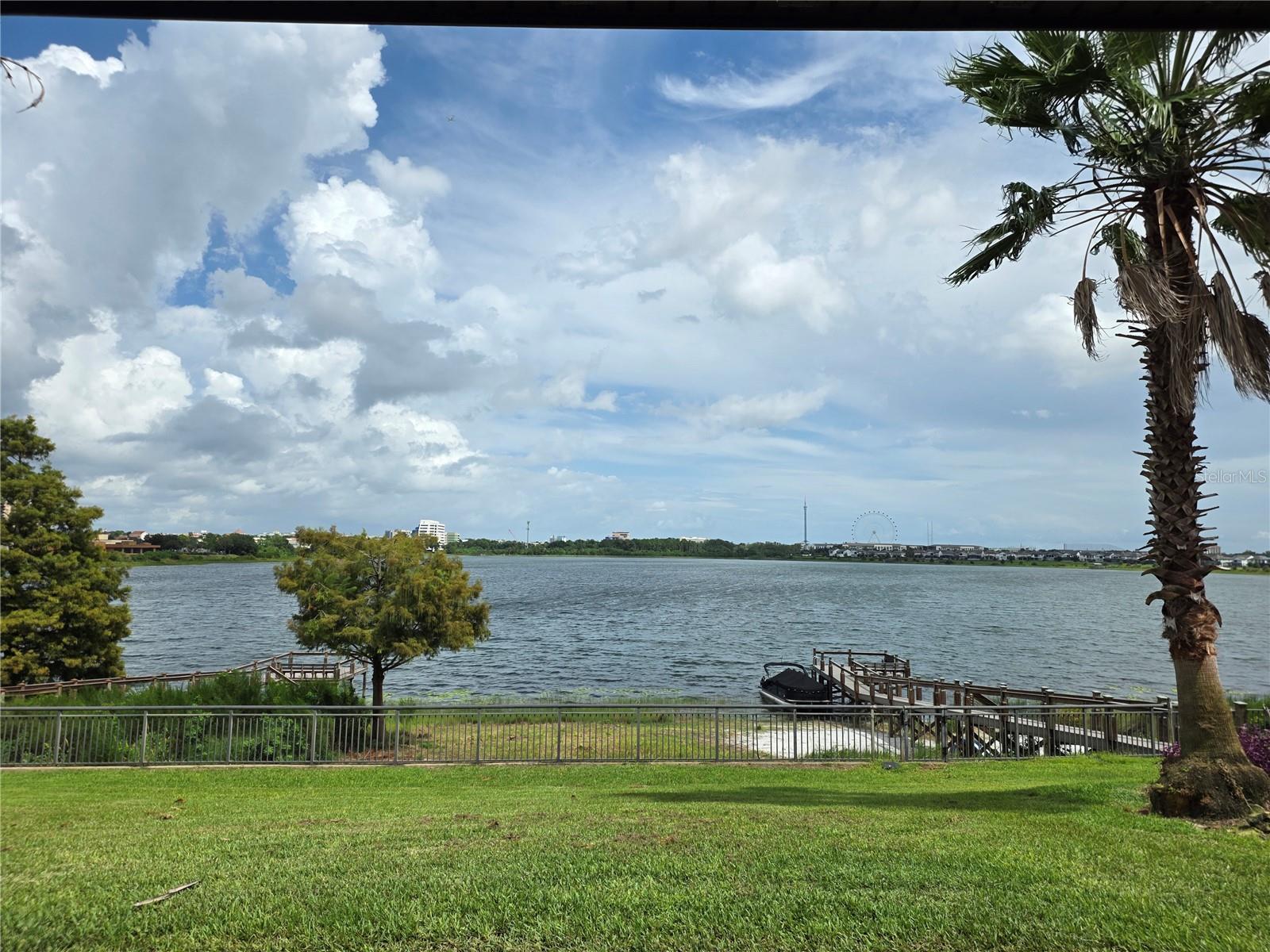Foto de propiedad en 8331 VIA ROSA ORLANDO con MLS# O6443479