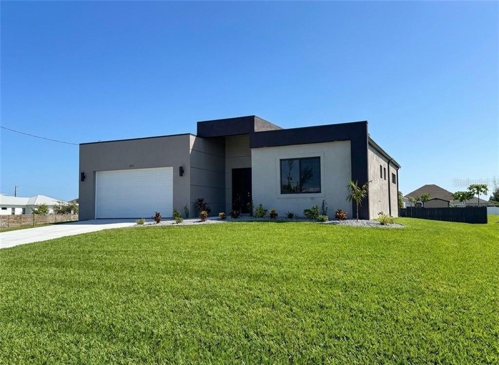 En Venta 2325 NW 37TH PL, CAPE CORAL, FL 33993