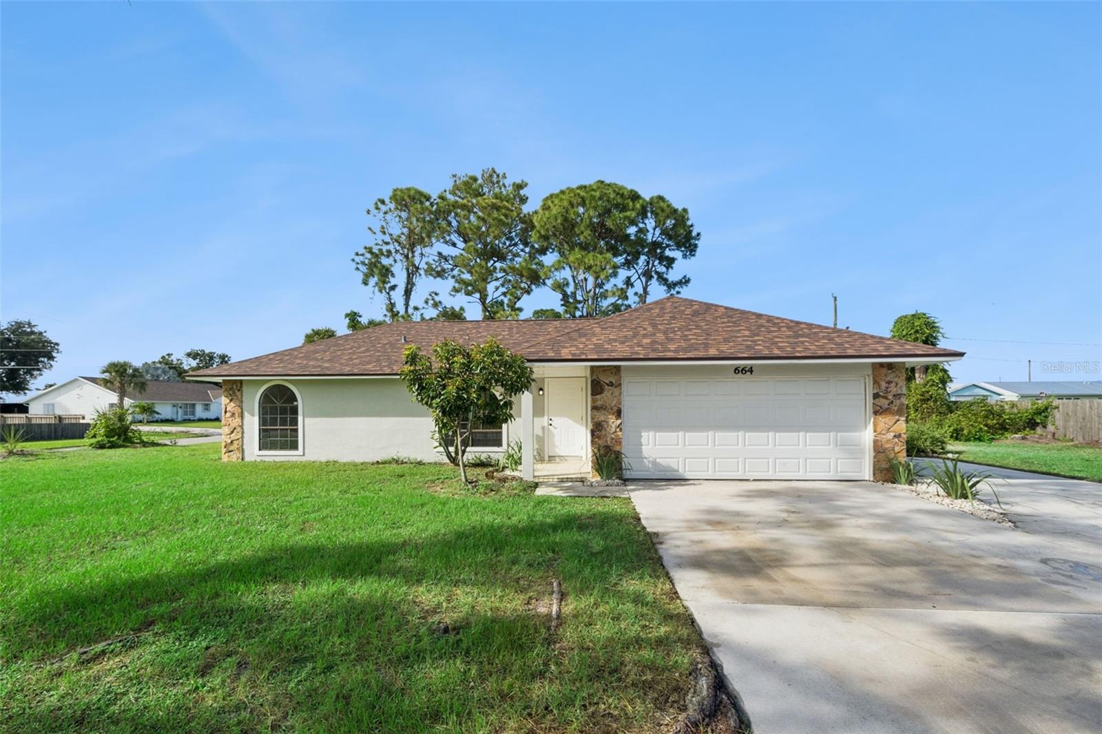 En Venta 664 25TH ST SW, VERO BEACH, FL 32962