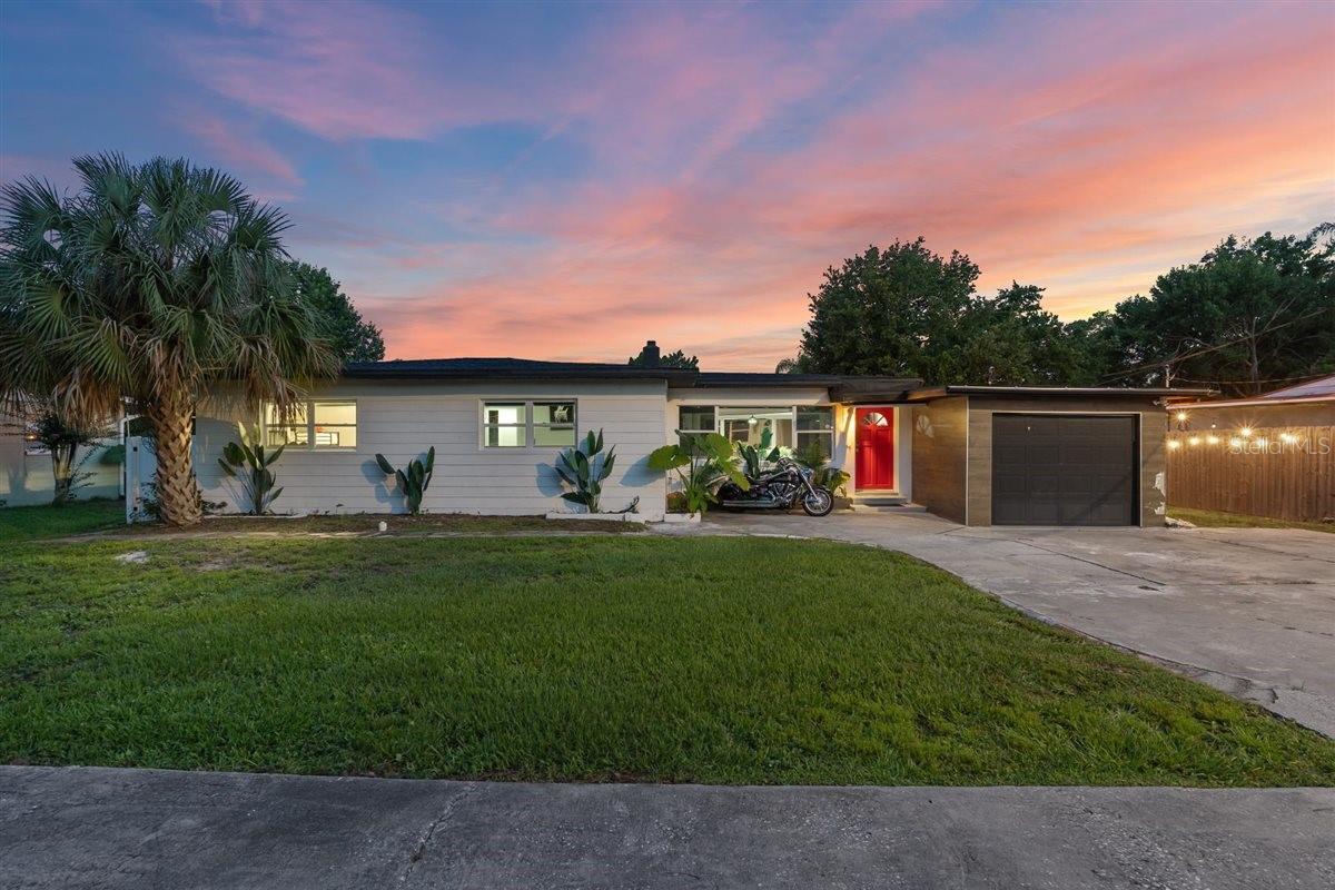 En Venta 8120 GONDOLA DR, ORLANDO, FL 32809