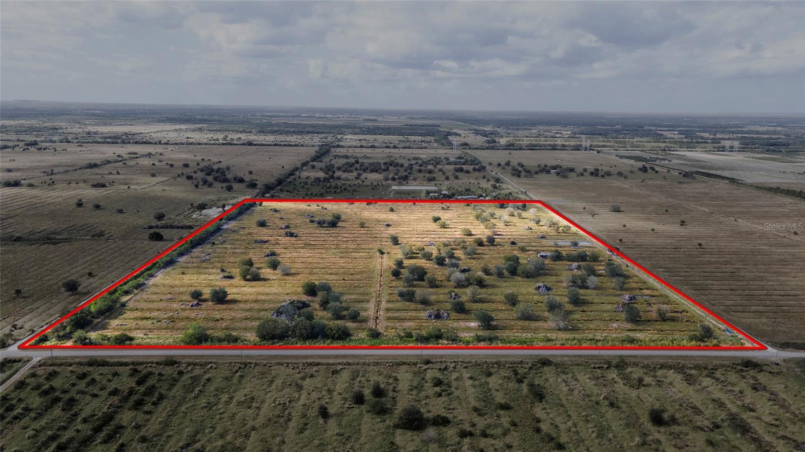 Foto de propiedad en 2321 SNEED RD FORT PIERCE con MLS# OK224781