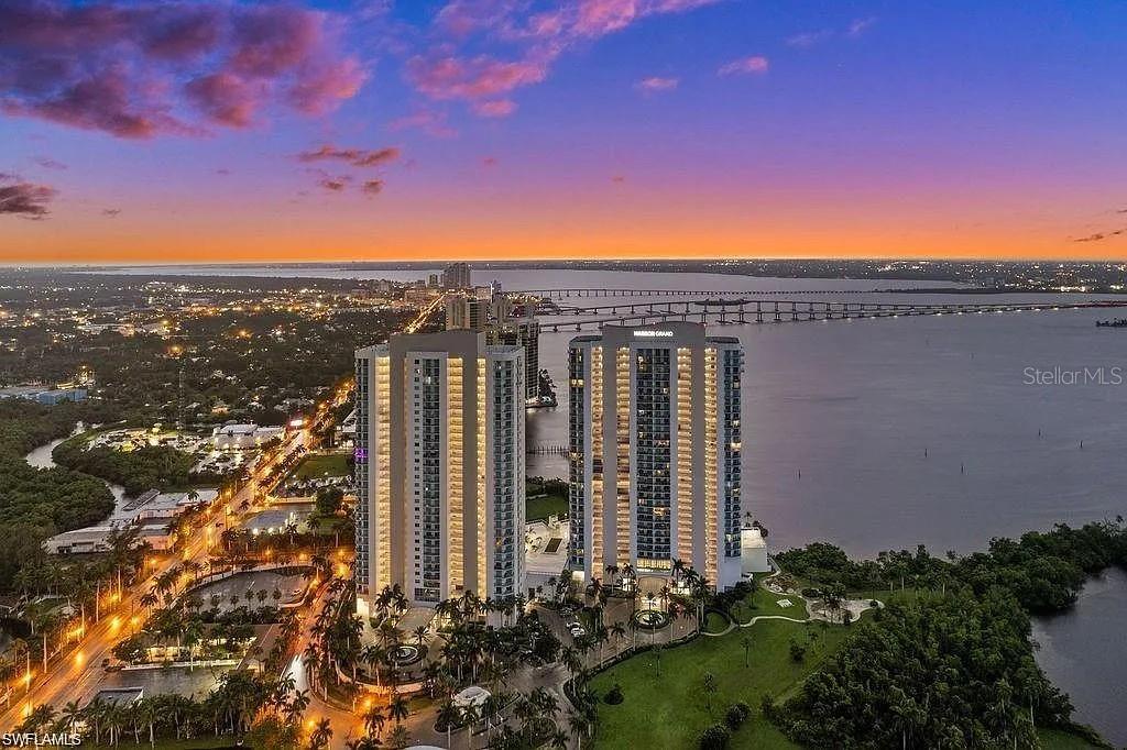 En Venta 3000 OASIS GRAND BLVD #1002, FORT MYERS, FL 33916