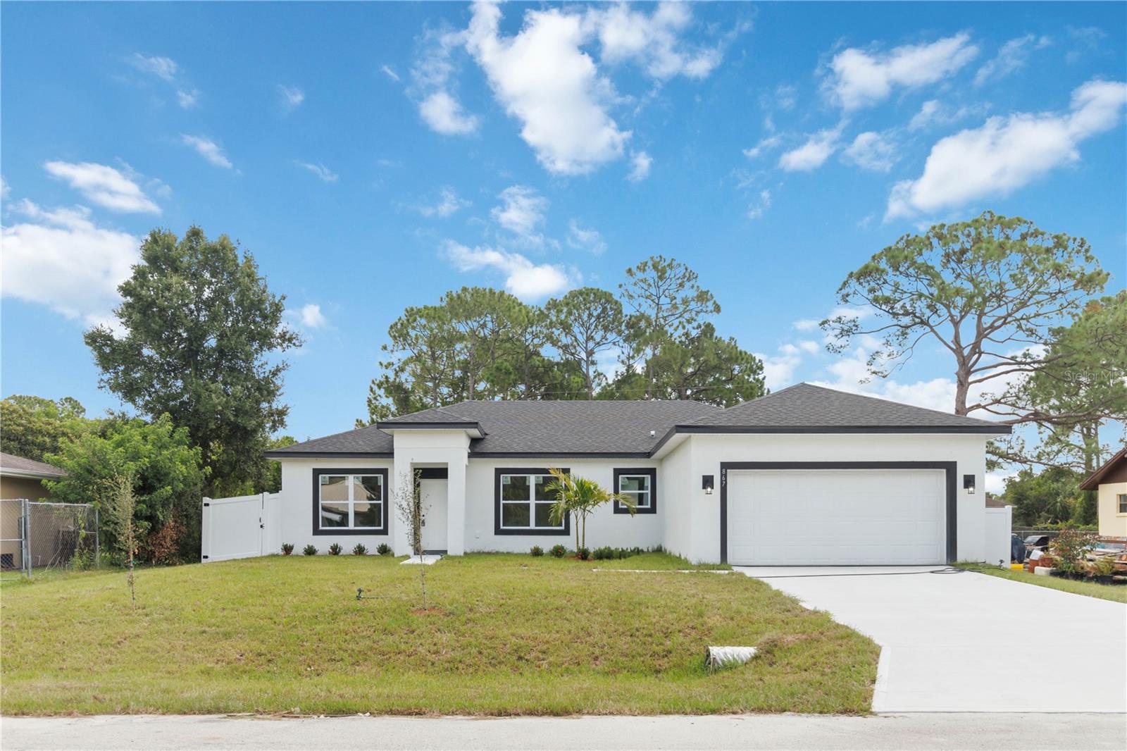 Foto de propiedad en 867 CORNELIA AVE SE PALM BAY con MLS# OM730288