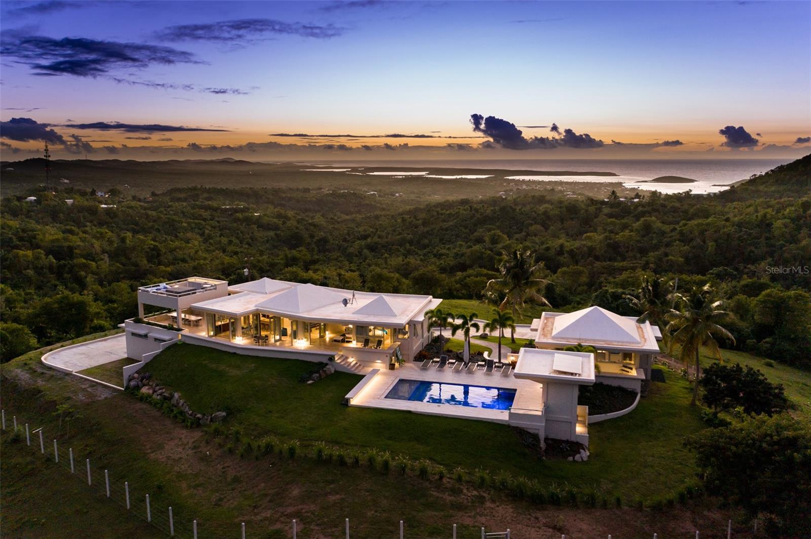 Foto de propiedad en A/B CASA LIMONES VIEQUES con MLS# PR9101529