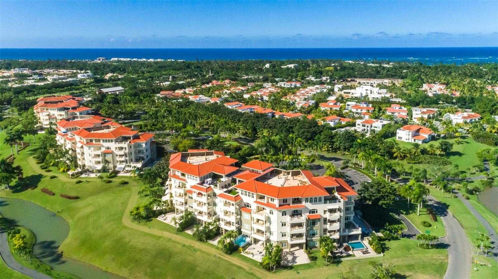 Foto de propiedad en 500 PLANTATION DR #PH-3403 DORADO con MLS# PR9104928