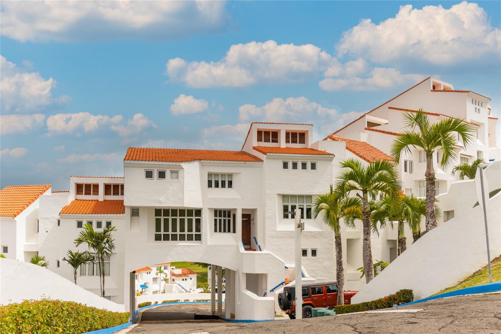 En Venta 6000 RIO MAR BLVD VILLA LAS BRISAS #10A, RIO GRANDE, PR 00745