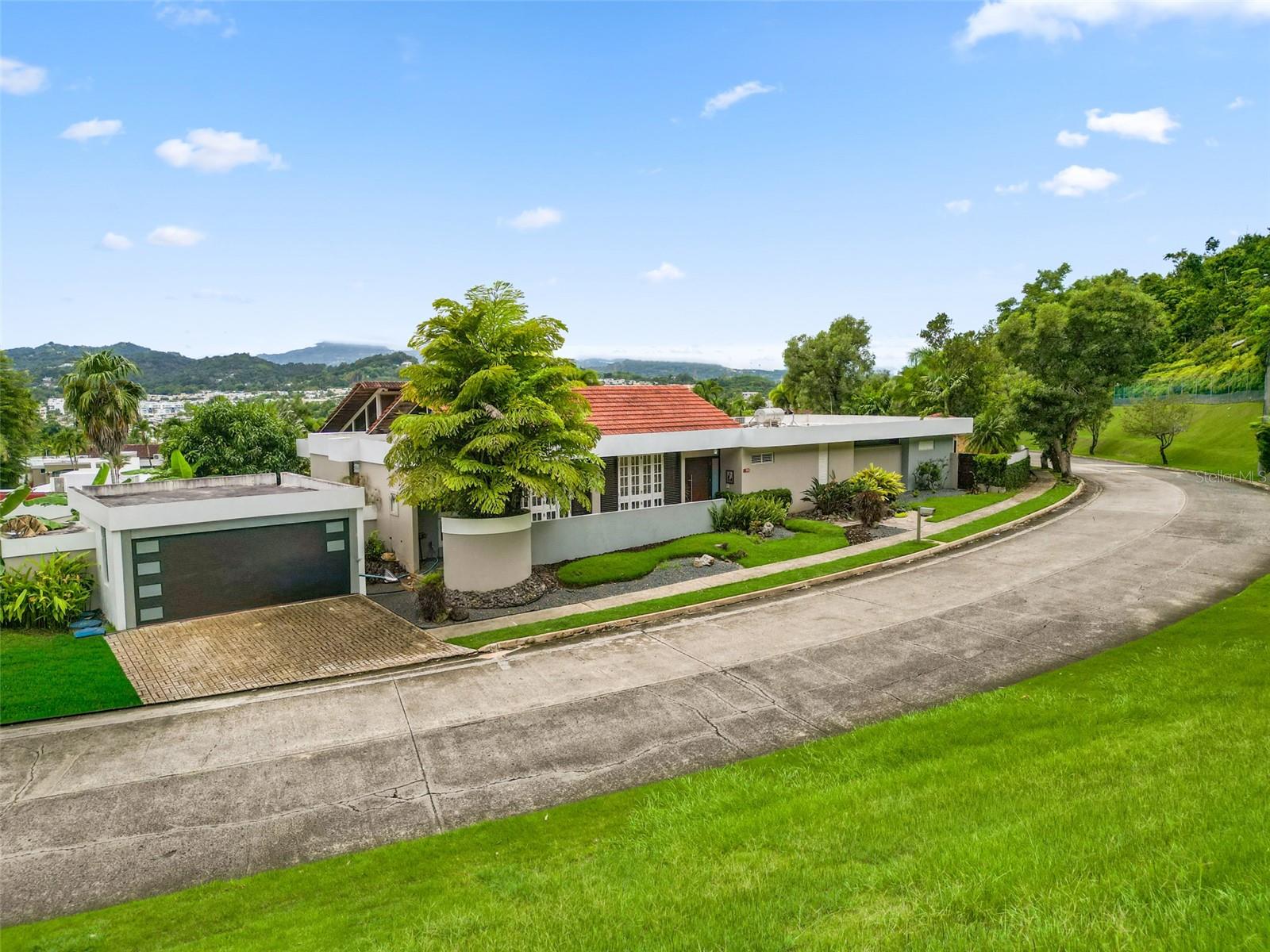 En Venta 201 REY GUSTAVO, LA VILLA DE TORRIMAR, GUAYNABO, PR 00969