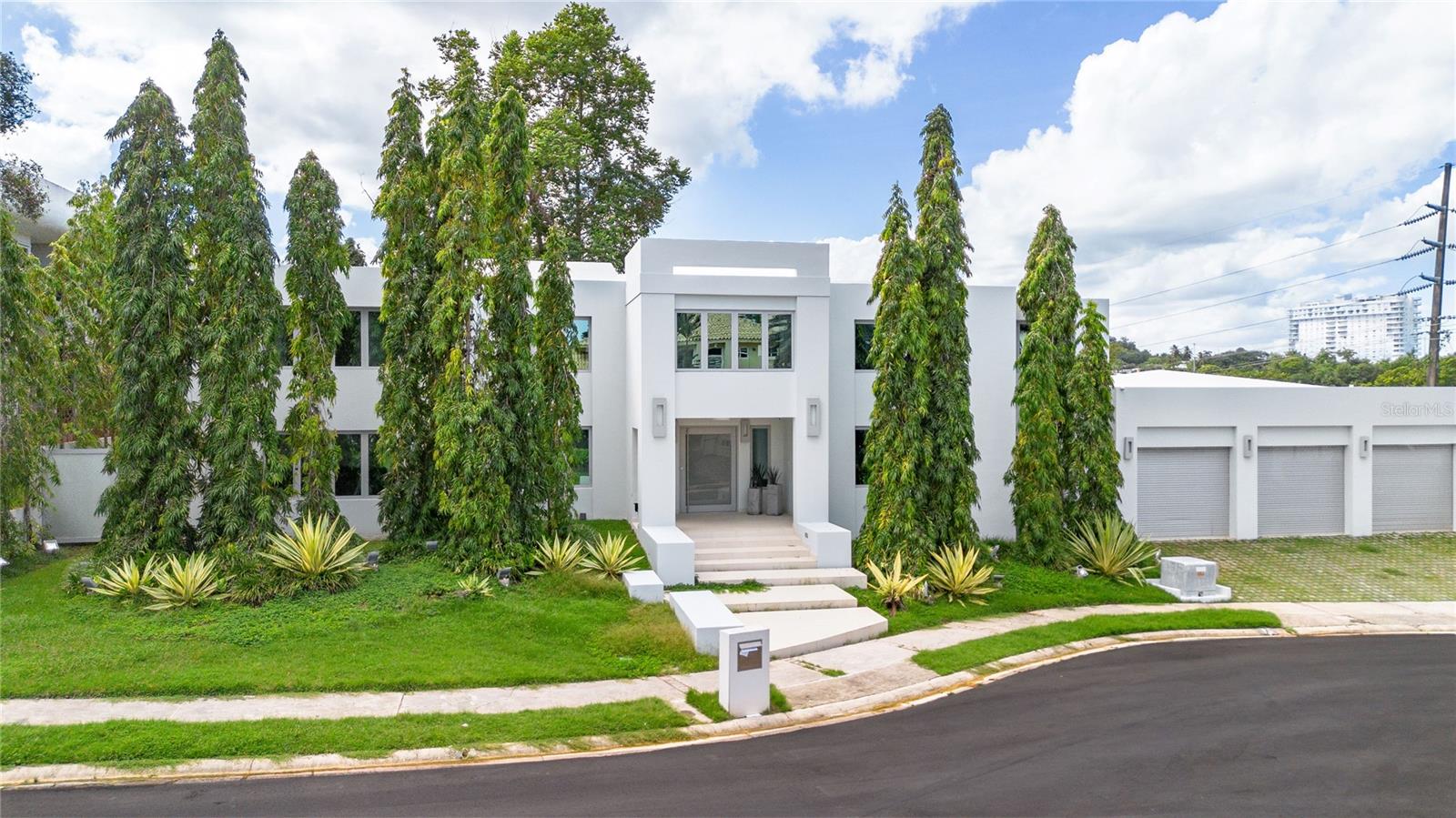 Foto de propiedad en na TIVOLI SAN JUAN con MLS# PR9116773