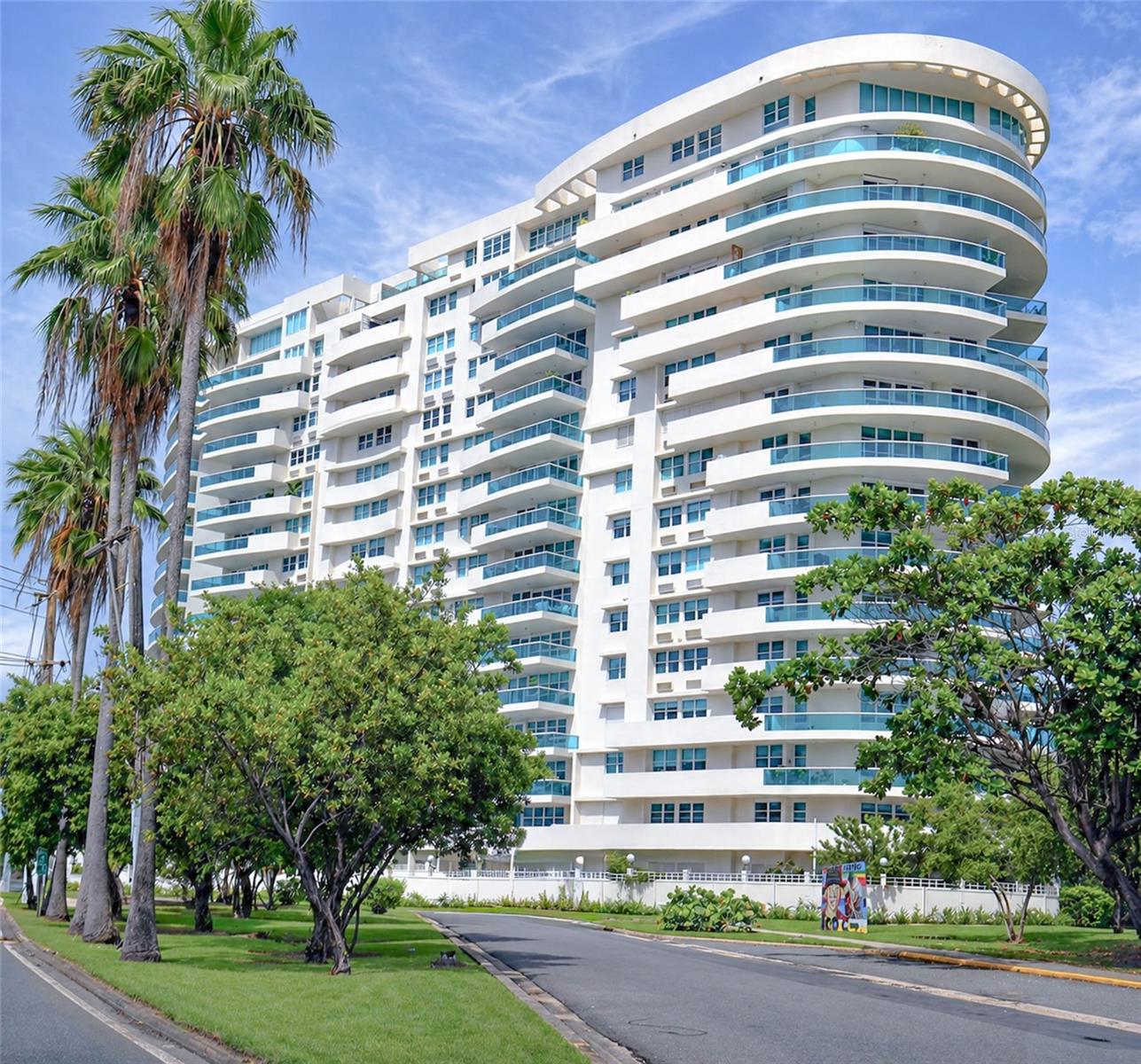 Foto de propiedad en 550 AVE FERNANDEZ JUNCOS #1208 SAN JUAN con MLS# PR9117141