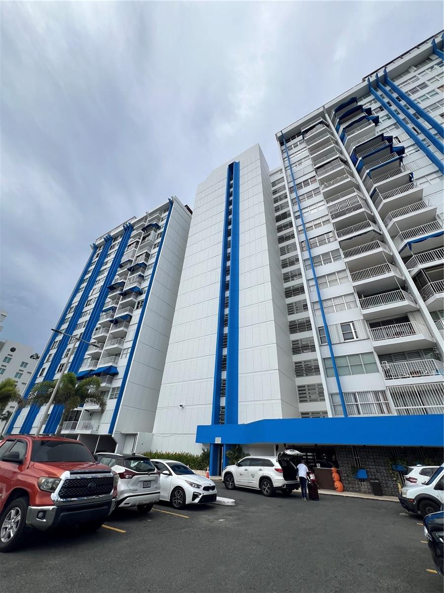 En Venta 5349 ISLA VERDE AVENUE #402, CAROLINA, PR 00979