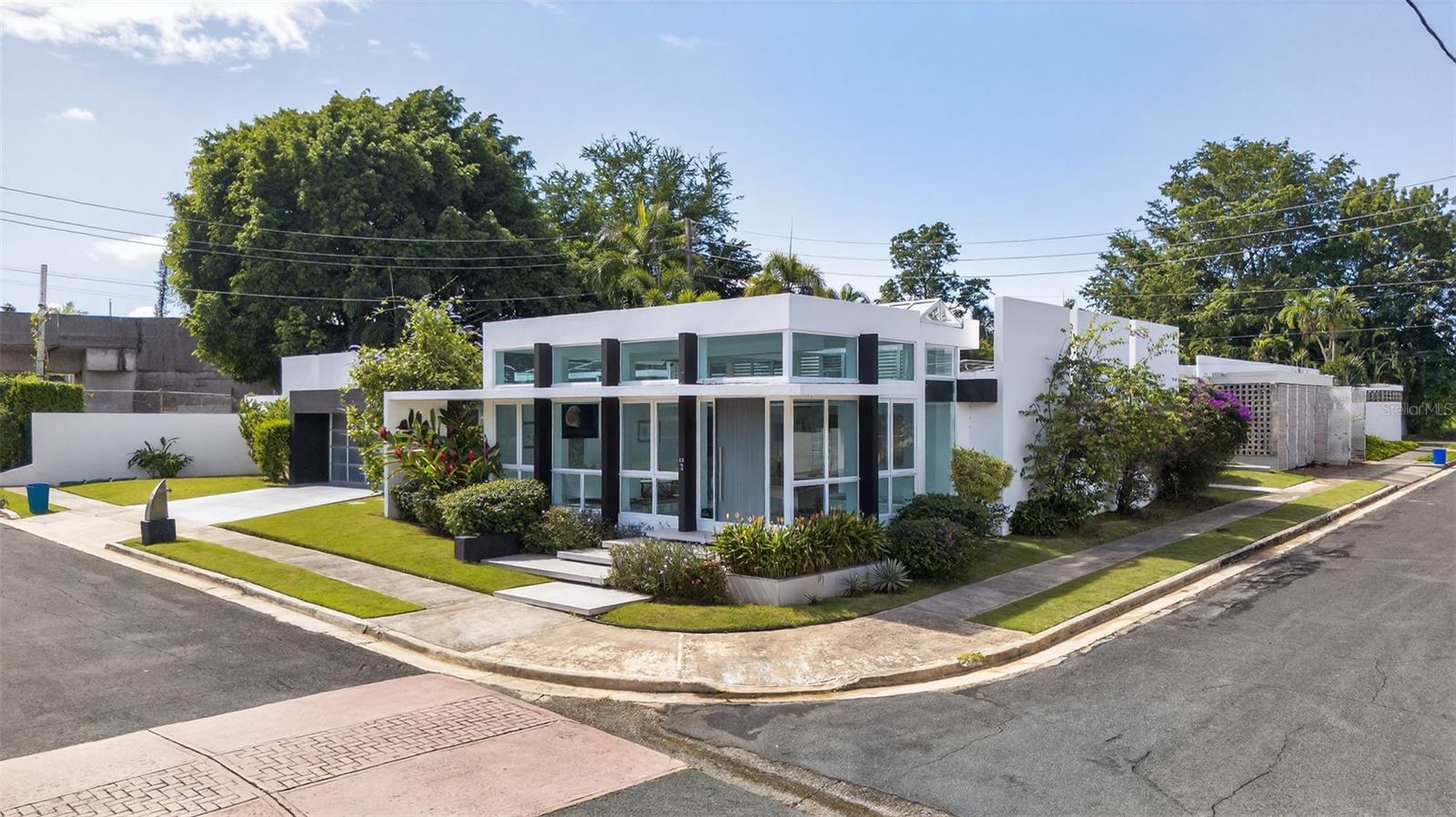 En Venta A9 SERRANIA, GUAYNABO, PR 00966