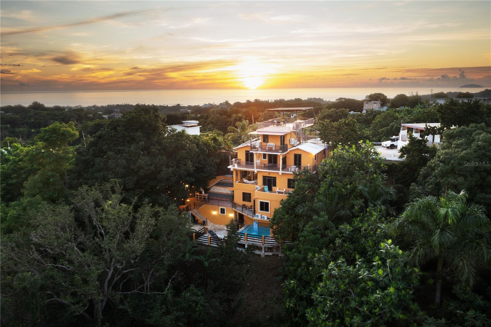 Foto de propiedad en CARR. 414 KM 1.8 INT THE TERRACES RINCON con MLS# PR9117839