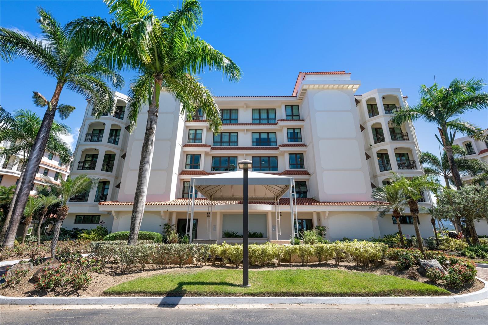 Foto de propiedad en 400 COCO BEACH BVL #302B RIO GRANDE con MLS# PR9119436