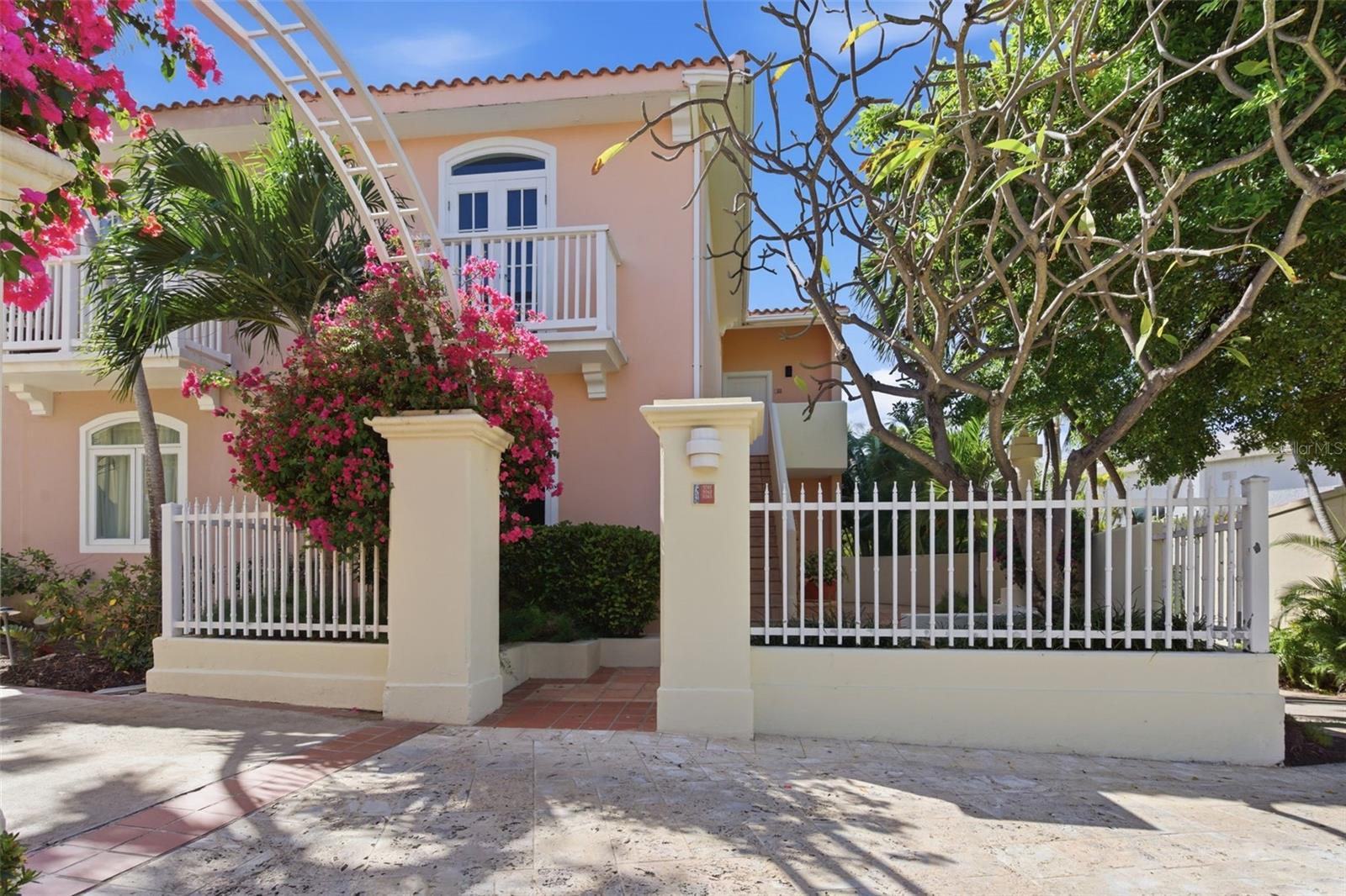 En Venta Las Casitas I 1000 AVENUE EL CONQUISTADOR #5241-42-43, FAJARDO, PR 00738